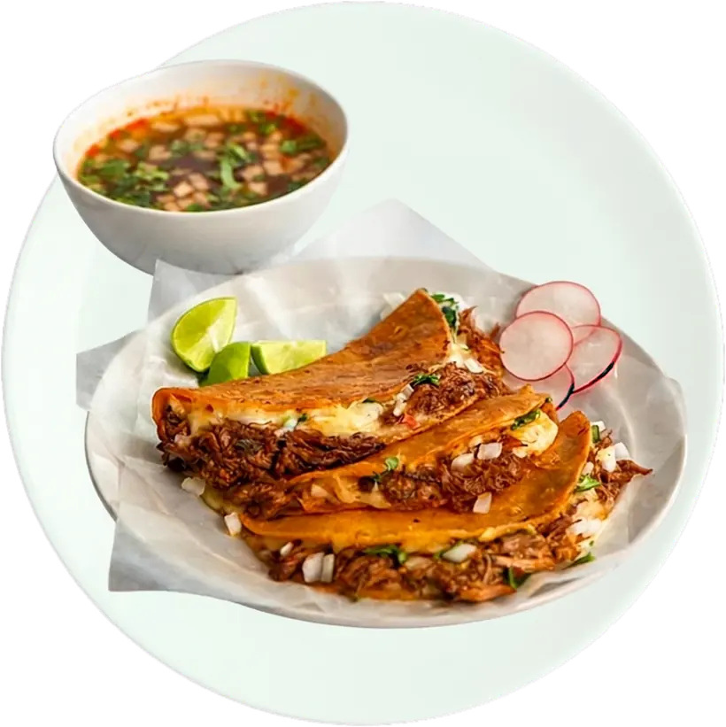 Tres quesabirrias doradas con queso y birria, con su consomé