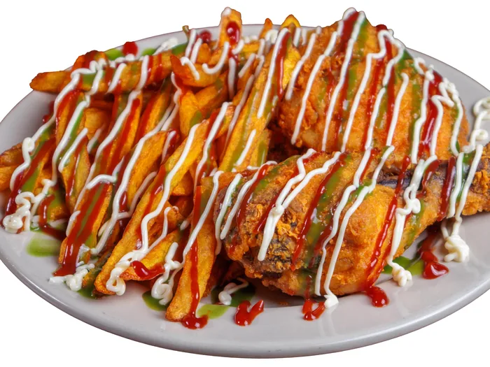 Pollo frito con papas a la francesa