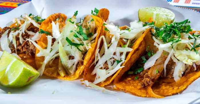 Tacos dorados de pollo